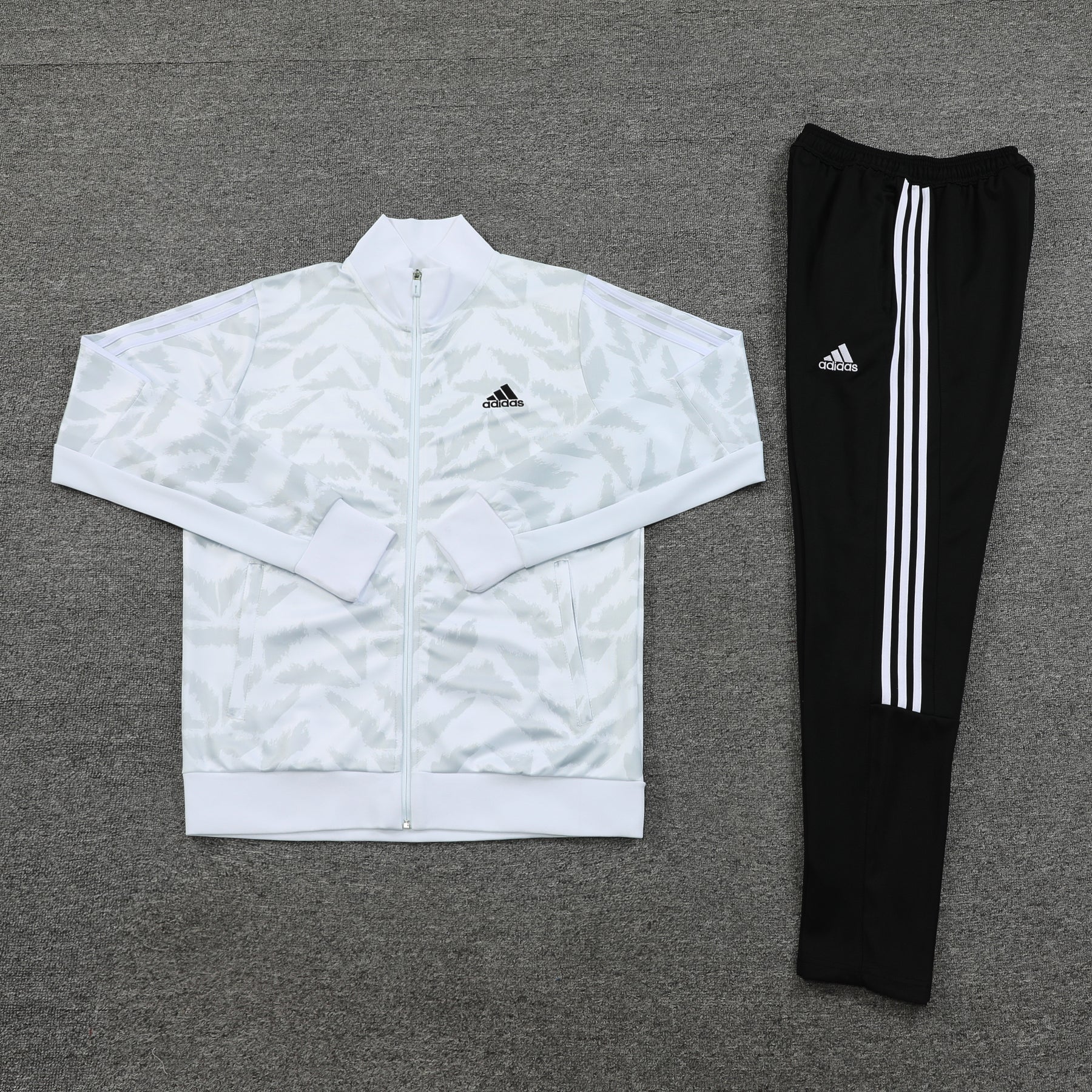 Conjunto Blusa + Calça - Adidas Branco com preto