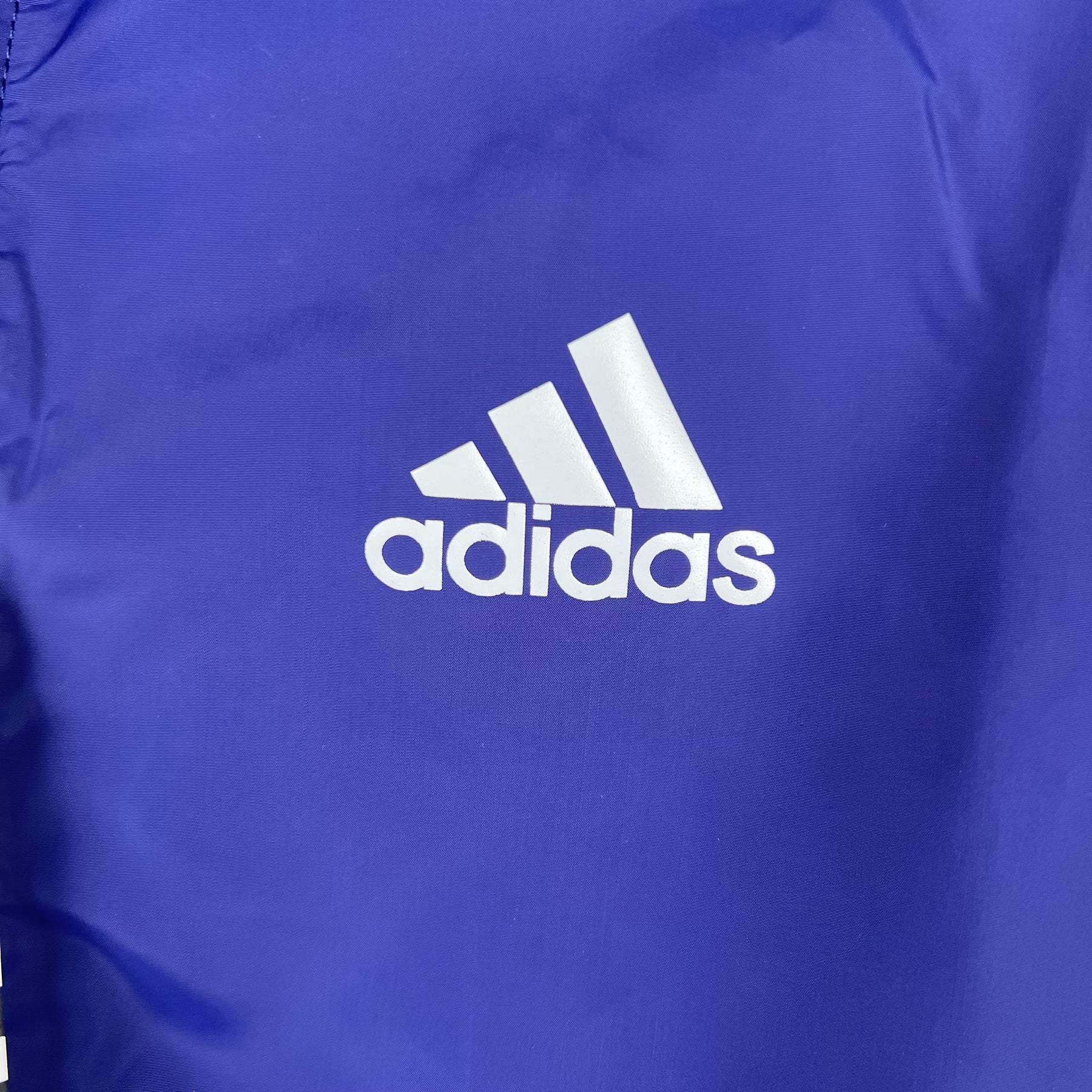 Jaqueta Corta-Vento - Adidas 2023 azul com capuz