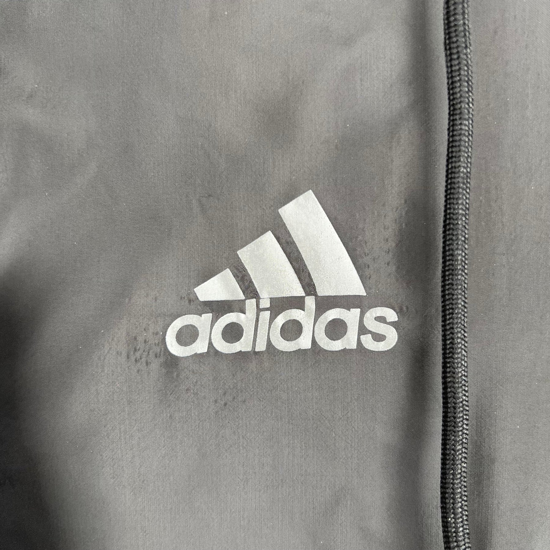 Jaqueta Corta-Vento - Adidas 2023 preto com capuz