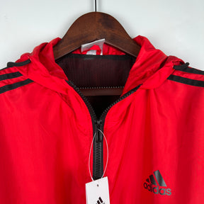 Jaqueta Corta-Vento - Adidas 2023 vermelho com capuz