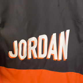 Jaqueta Corta-Vento - Jordan 2023 preto e laranja com capuz