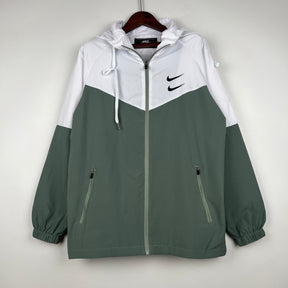 Jaqueta Corta-Vento - Nike 2023 branco e verde com capuz