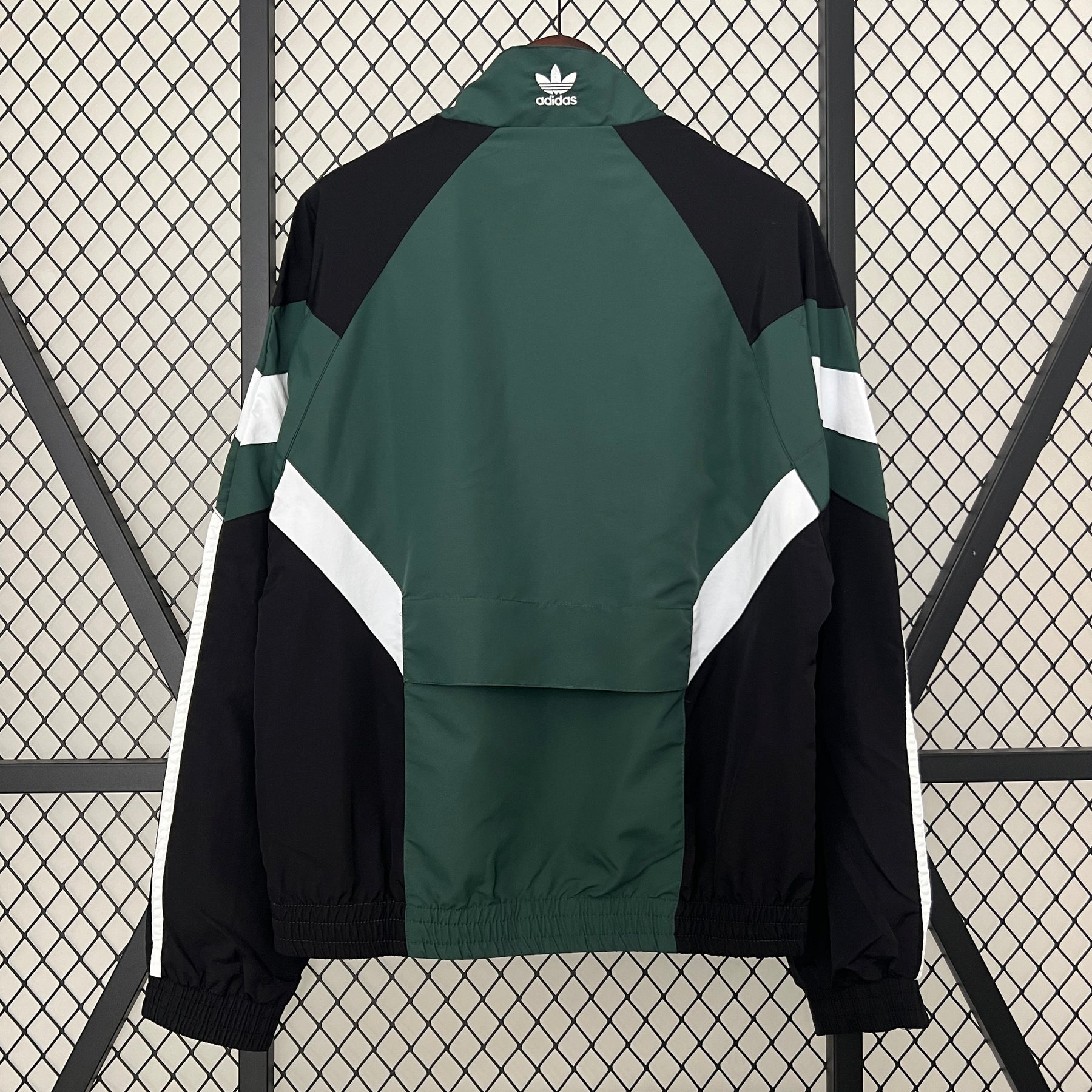 Jaqueta Corta-Vento - Adidas 2024 verde com preto