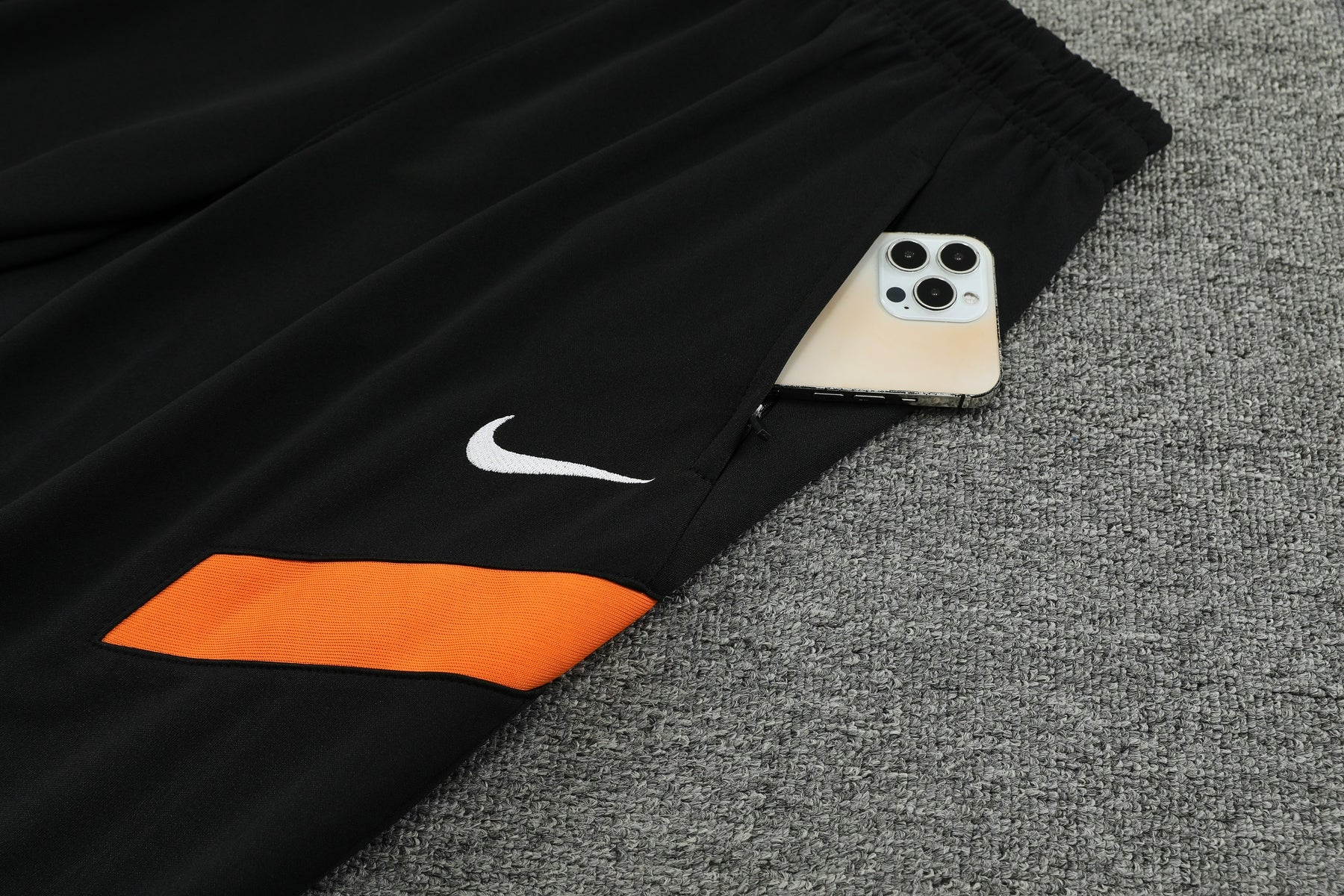 Conjunto Blusa + Calça - Nike Preto com laranja