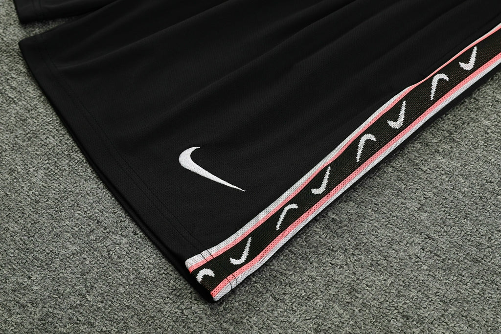 Conjunto de Treino - Nike Future Preto com Rosa