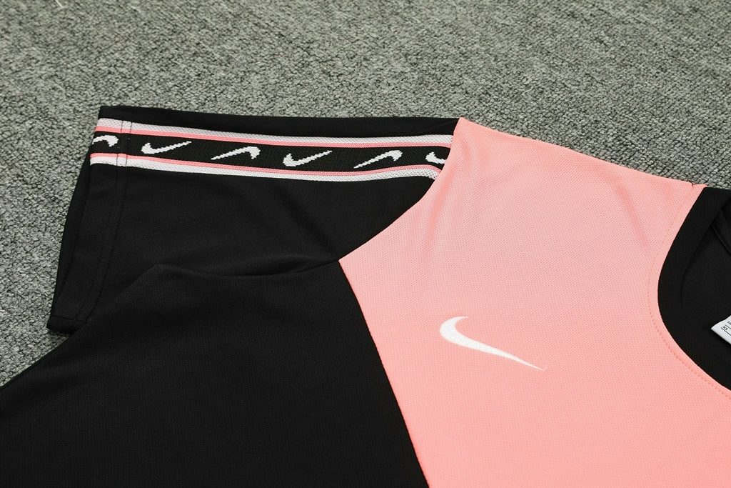 Conjunto de Treino - Nike Future Preto com Rosa