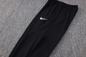 (PEÇAS SPARADAS) Conjunto de Frio NIKE - All Black - Blusa sem capuz + calça