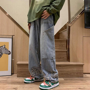 Calça Baggy com Chamas Estampadas na Barra